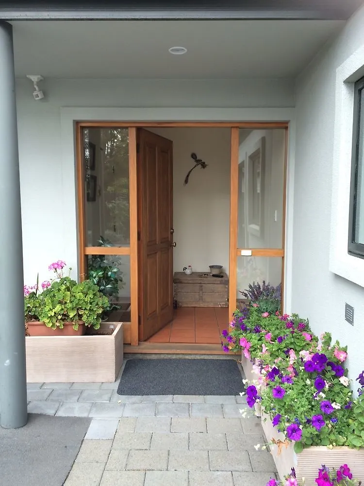 Garden Bed And Breakfast Κράισττσερτς